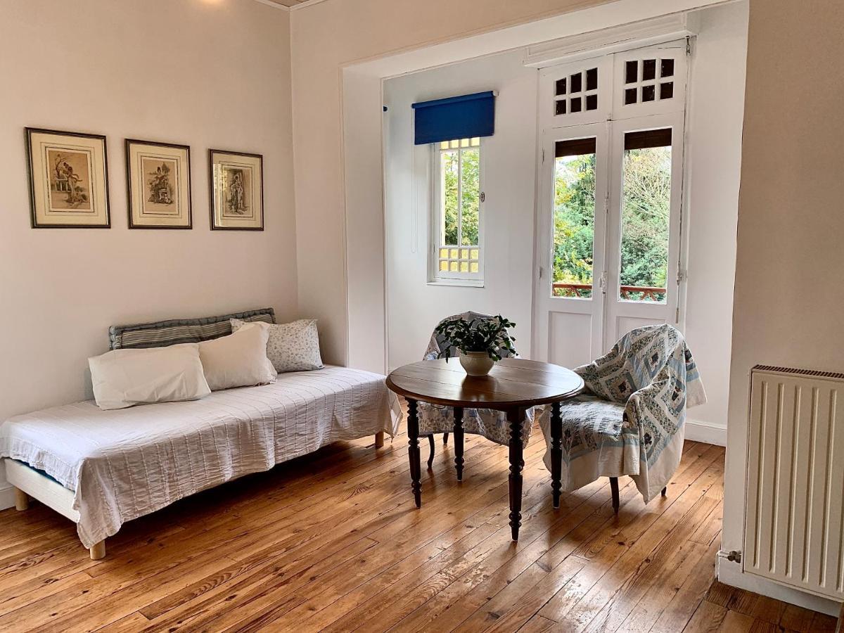 Bed and Breakfast Le Bearn Sous Les Toits Nay  Exterior foto